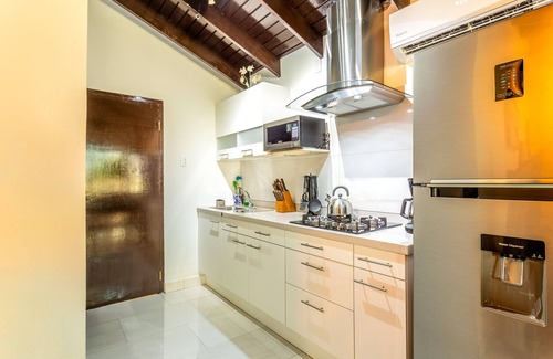 Boroncana Apartamento | Apartment with Charming Patio+ BBQ Near Beach! FREE Util's