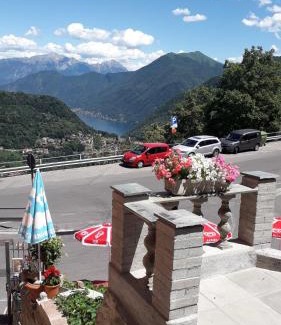 Centro Valle Intelvi Apartamento | Apartment with Como Lake View - Italy