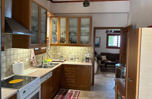 Kitries Apartamento | Apartment with exceptional sea views, located in Greece's Peloponnese region.