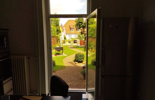 Bad Salzuflen Apartamento | Apartment with fireplace, terrace and beach area