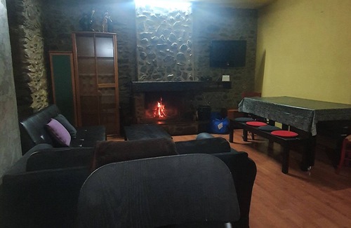 Escouloubre-les-bains Apartamento | Apartamento con chimenea a 200 metros de Puigcerda