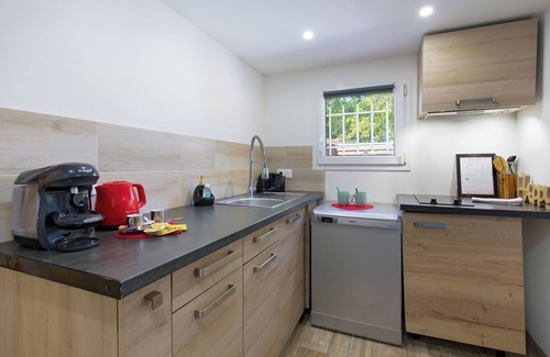 Puget-sur-Argens Apartamento | Apartment with Jacuzzi 40m2 four-poster bed