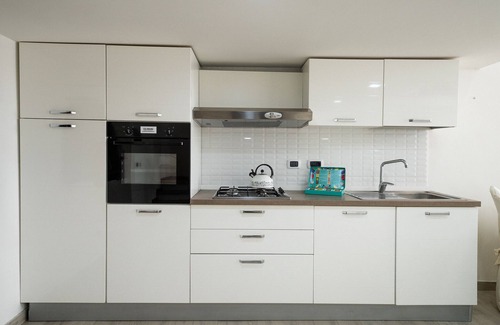 Pozzuoli Apartamento | Apartment with free parking and sea view