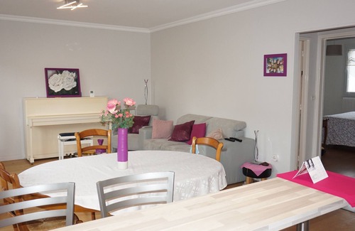 Arsenal-Redon Apartamento | Apartment with garage