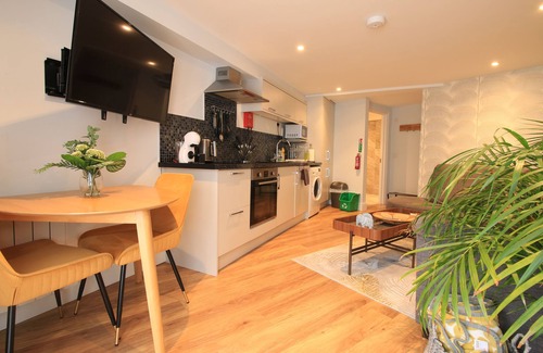 Yeovil Apartamento | Apartamento-Baño con ducha-Vista al Jardín
