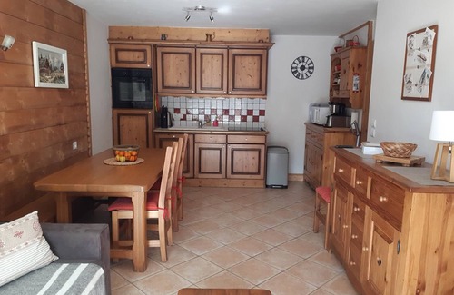 Cohennoz Apartamento | Apartamento con piscina climatizada, terraza, plazas de aparcamiento y 2 dormitorios