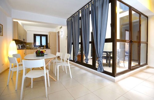 La Llotja-Born Apartamento | Alojamiento con patio interior en el casco antiguo.