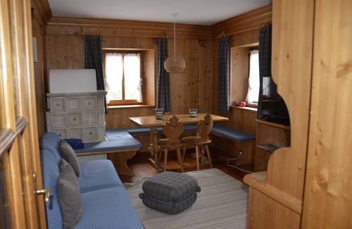 Cortina d'Ampezzo Apartamento | Apartment with three bedrooms and garden in Chiave