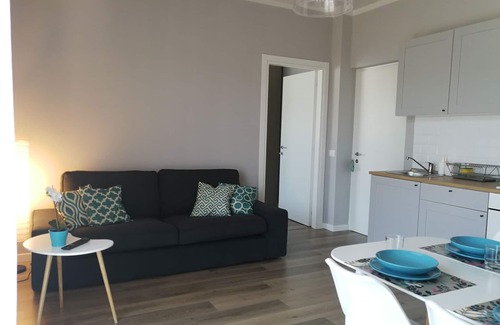 Cunettone-villa Casa | APARTAMENTO CON BALCÓN Y JARDÍN PRIVADO EN UNA VILLA DE DOS FAMILIAS