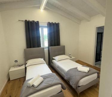 Mozzate Apartamento | Apartment with Jacuzzi near Como Milano FREE PARKING