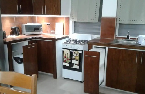 Orange Walk Casa | Apartment with King bed in the center, sugar city!