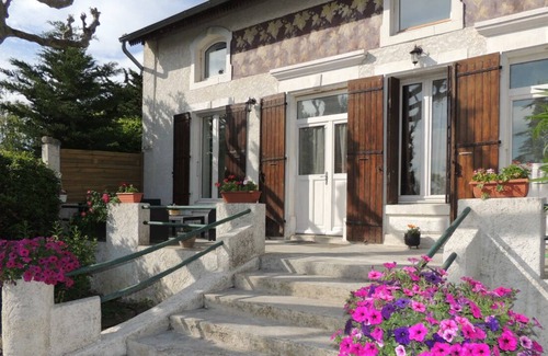 Visan Apartamento | Apartamento con cocina, sala de masajes, jacuzzi y piscina.