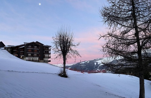 Montalbert Apartamento | Apartment, with large terrace, Ski in - Cosy and Industrial