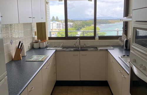 Wallis Lake Apartamento | Apartment with lake views, sleeps 6 /in CBD, walk to beach/ cafes/ restaurants.
