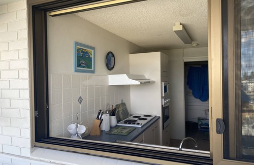 Wallis Lake Apartamento | Apartment with lake views, sleeps 6 /in CBD, walk to beach/ cafes/ restaurants.