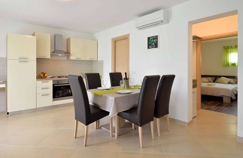 Vizinada Apartamento | Apartment with large garden for 4 in Vižinada