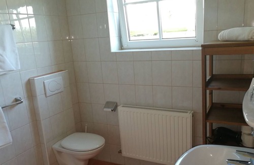 Mutters Apartamento | Apartamento-Clásico-Baño Privado-Vista a la Montana-Bl. auf die Europabrücke