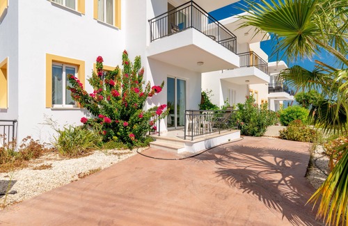 Latchi Apartamento | Apartamento con vistas panorámicas al borde de un pueblo tranquilo