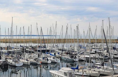 Wendtorf Apartamento | Apartment with Panoramic Marina Views