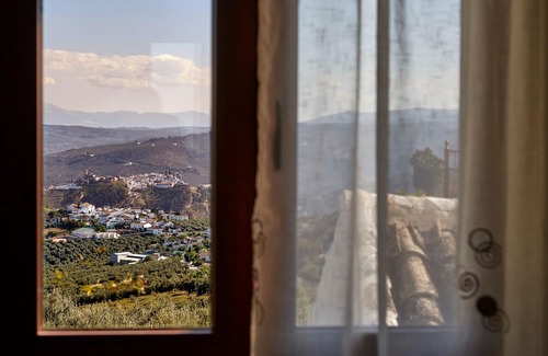 Iznajar Casa | Casa con piscina privada y vistas espectaculares, ideal para familias