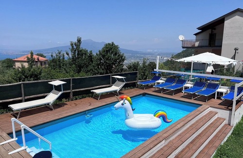 Piazza-Tralia-Pendolo Apartamento | Apartment with pool and breathtaking view of the Golfo di Napoli