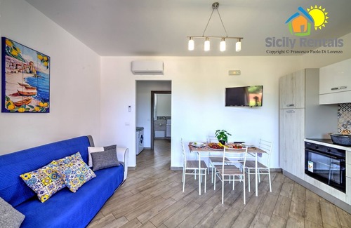 Capaci Casa | Apartment with swimming pool and near the beach