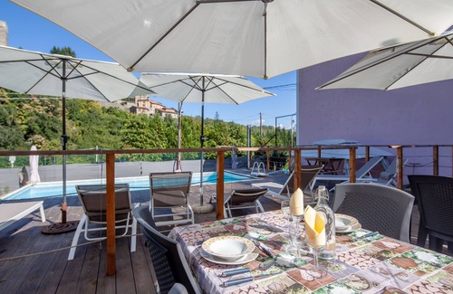 Tresana Apartamento | Apartment with pool for you & your Family- Territory dinners-wellness treatments