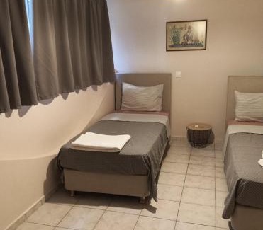 Alimos Apartamento | Apartment with private garden in Alimos