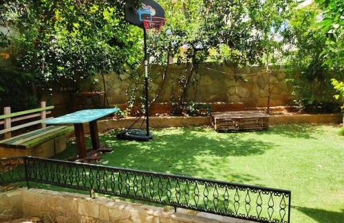 Alimos Apartamento | Apartment with private garden in Alimos