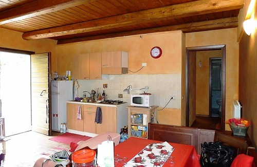 Spoleto Apartamento | Apartamento con jardín privado y piscina comunitaria a 1 km del centro.