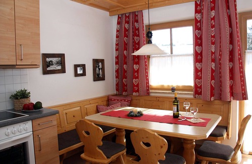 Konigsleiten Apartamento | Apartment with sauna for 6 people in Königsleiten / Zillertal Arena