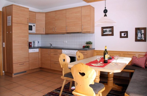 Konigsleiten Apartamento | Apartment with sauna for 6 people in Königsleiten / Zillertal Arena