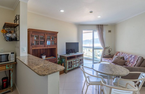 Morro das Pedras Apartamento | Apartment with Sea View and Beach Access YY4578