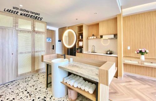 Dien Duong Apartamento | Apartment with sea view from bed, 5 star resort 1N