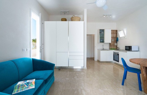 Cornino Apartamento | Apartment with small pool and sea 50 meters away