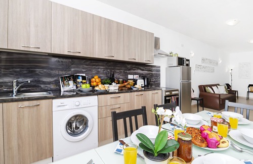 Mellieha Apartamento | Apartment with spacious terrace with panoramic views.