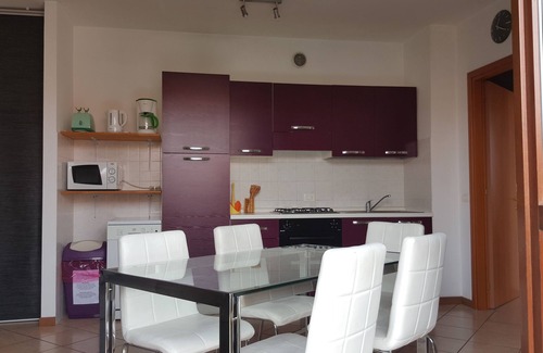 Cavalcaselle Apartamento | APARTAMENTO CON TERRAZA Y 2 DORMITORIOS IDEALES PARA GARDALAND LAKE Y PARQUES