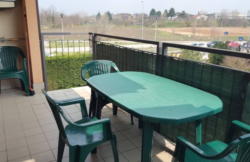Cavalcaselle Apartamento | APARTAMENTO CON TERRAZA Y 2 DORMITORIOS IDEALES PARA GARDALAND LAKE Y PARQUES