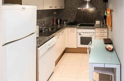 Girona Apartamento | Apartamento con terraza y parking privado, Girona