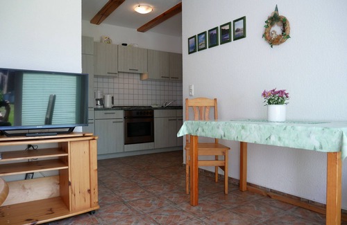 Dargen Apartamento | Apartment with terrace - Schwalbenhof Görke, quiet location, balcony or terrace