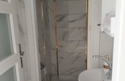 Melikgazi Apartamento | Apartamento con terraza y amplio parque frente a la puerta. al lado de la parte histórica mimsin