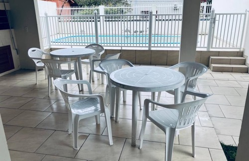 Barra de Ibiraquera Apartamento | Departamento con dos suites a dos cuadras del mar y tres cuadras de la laguna