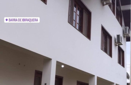 Barra de Ibiraquera Apartamento | Departamento con dos suites a dos cuadras del mar y tres cuadras de la laguna