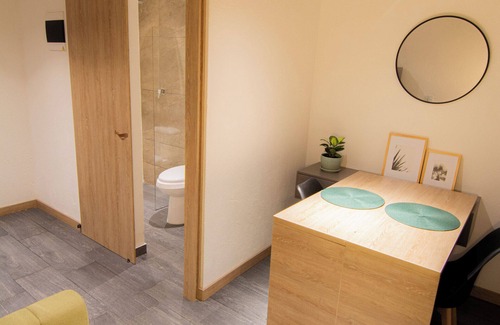 Suramericana Hotel | Apartamento con vista a la ciudad en Laureles