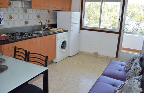 Raxo Apartamento | Apartamento Sinas Playa con wifi, a pie de playa con piscina, parking y barbacoa