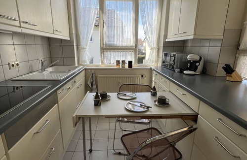 Langenargen Apartamento | Apartamento 'Wohnung Sonnenblume' con balcón y Wi-Fi