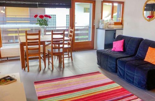 Saint-Pierre-de-Clages Apartamento | Apartment Zanfleuron A1 by Interhome