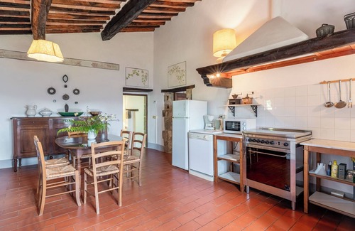 Pescia Apartamento | Apartamento 'Zano' con vistas a la montaña, piscina compartida y Wi-Fi