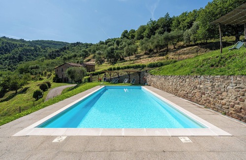 Pescia Apartamento | Apartamento 'Zano' con vistas a la montaña, piscina compartida y Wi-Fi