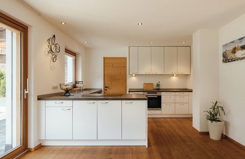 Selva dei Molini Apartamento | Apartamento 'Zirm' con vistas a la montaña, terraza privada y Wi-Fi